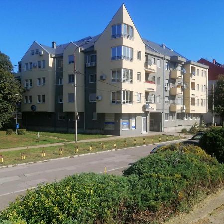 River Lux Sremska Mitrovica Esterno foto